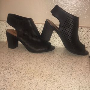 Black shoes very stylish